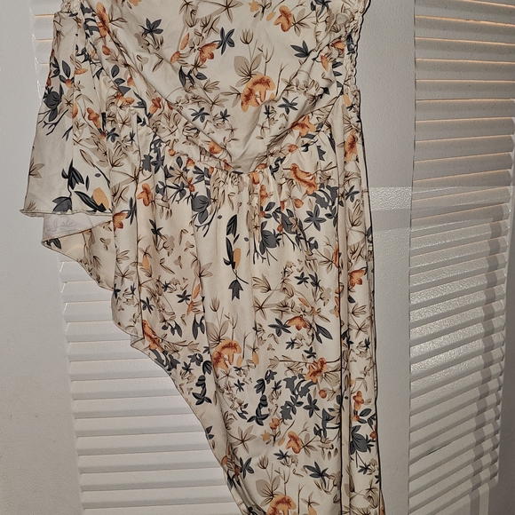 SHEIN Tops - Floral Ruffle Tube Top - Cream with Orange & Gray Flowers